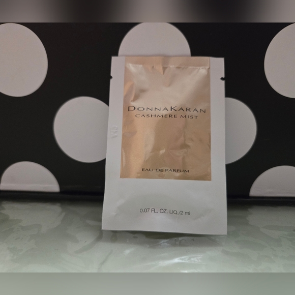 Donna Karan Other - 10/$25✨️Donna Karan Cashmere Mist✨️